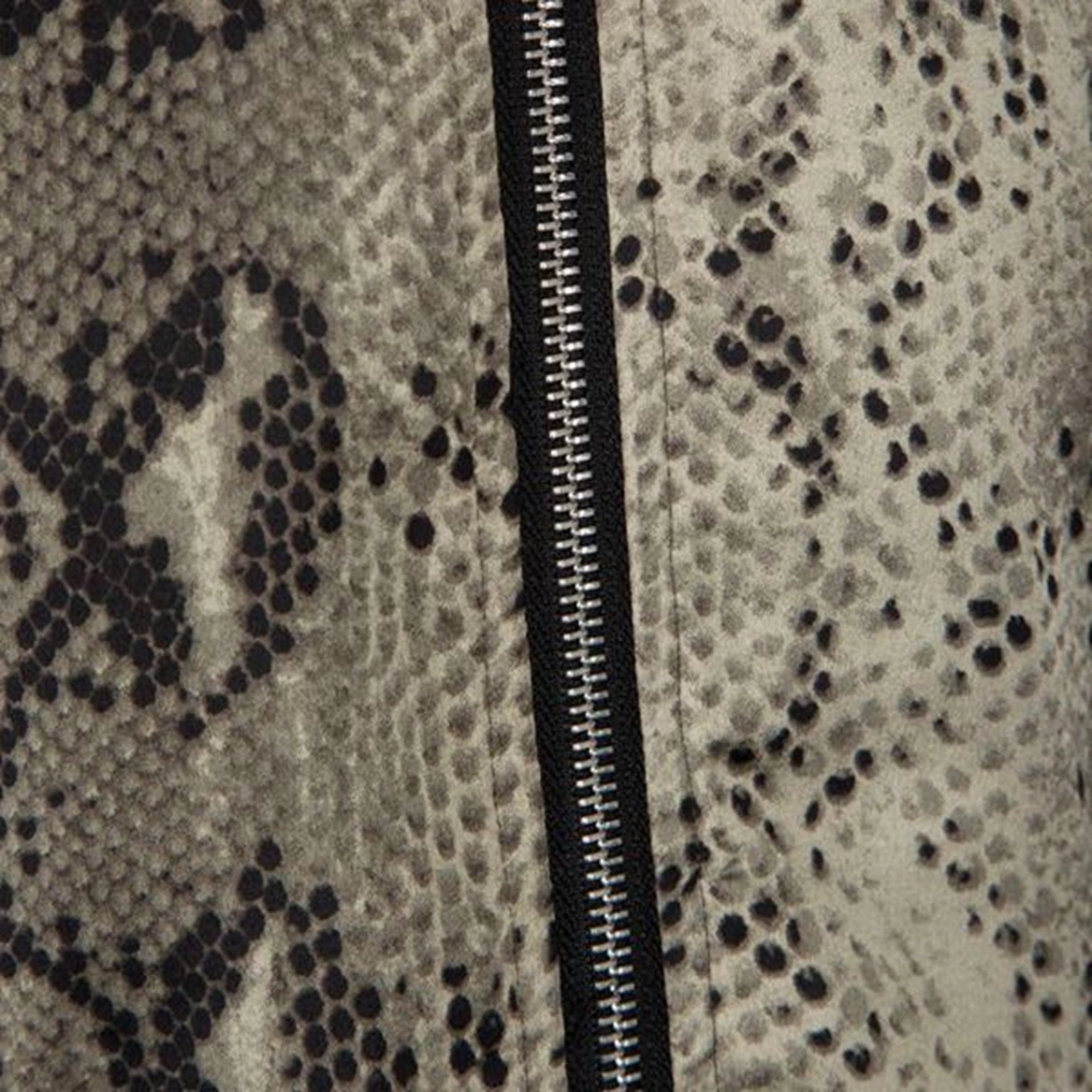 Sofie Schnoor Faded Green Bomber Minimal Detail