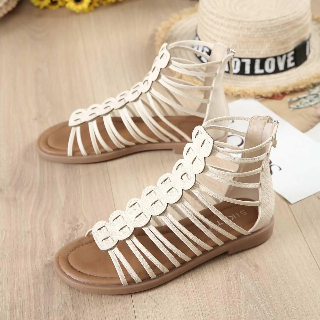 Soft Leather Roman Sandals Women 2024 Summer New Soft Sole Outwear Fisherman Strappy Thongs Open Toe Back Zip Beach Shoes