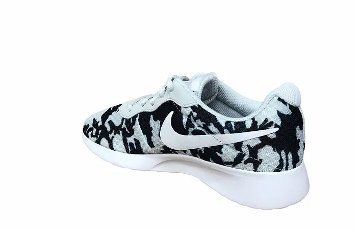 running shoes for trail races Nike scarpa fitness da donna Tajun Print 820201 010 nero