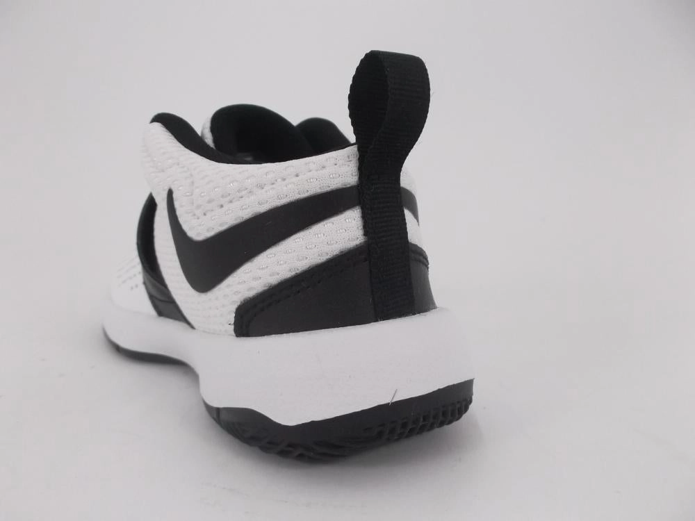short - term use shoes Senior runner Nike Team Hustle 8 scarpa da basket 881943 100