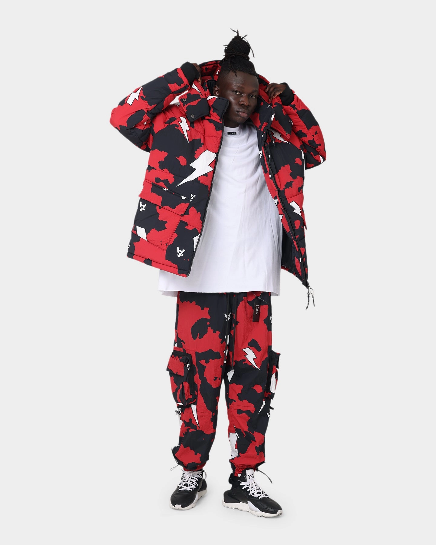 Weekend Look The Anti Order Storm Camo Puffer Jacket Black/Red/White