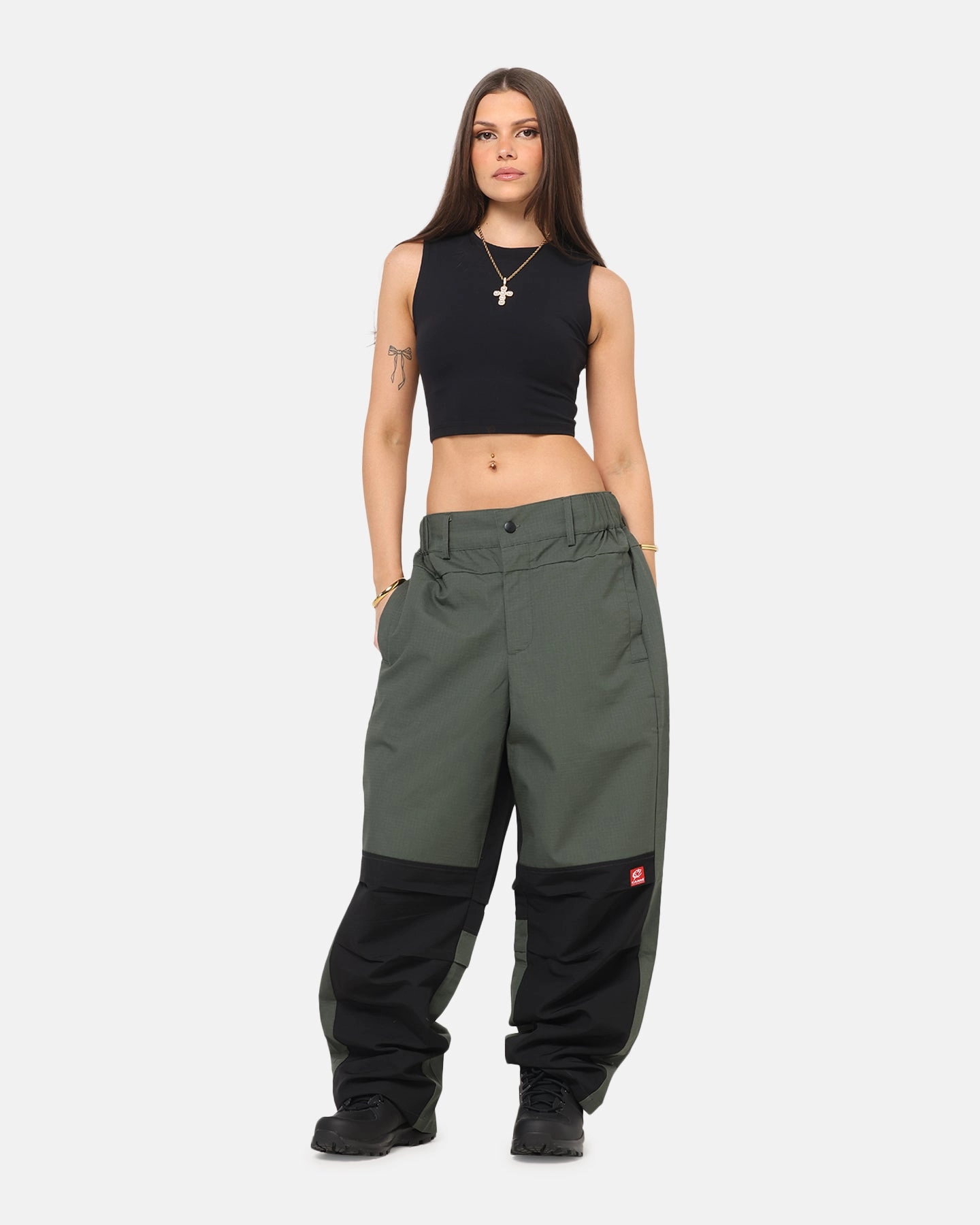 Effortless Look Timeless Style Carre Avalanche Baggy Pants Khaki/Black