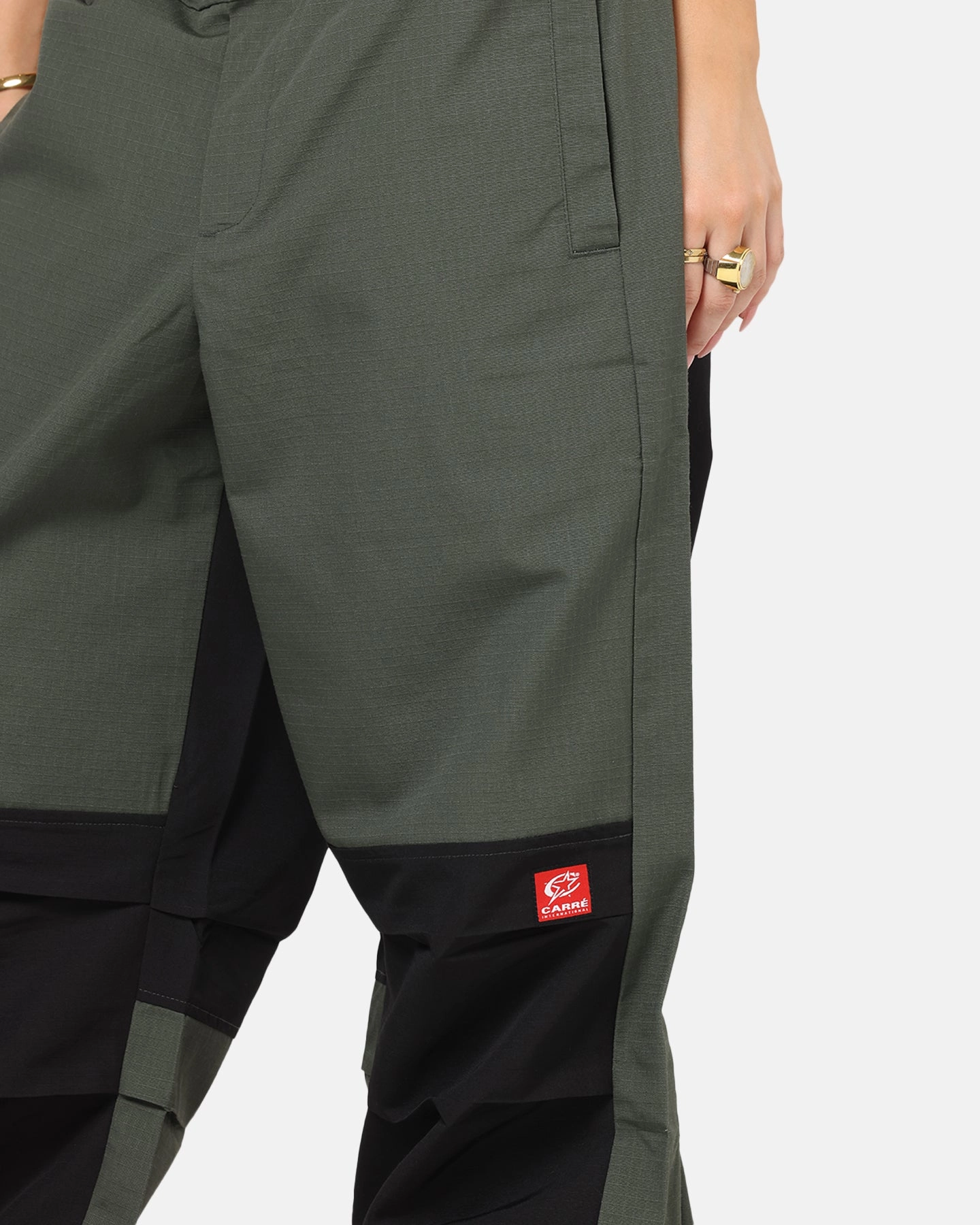 Carre Avalanche Baggy Pants Khaki/Black Flattering Cut Layer Essential