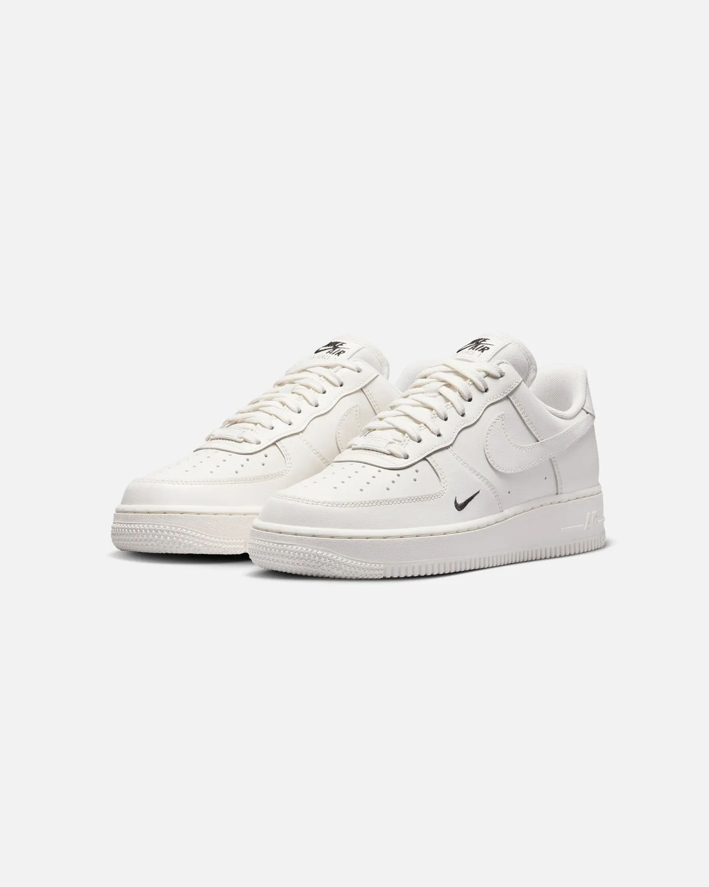weekend run Zero Gravity Cushion Nike Women's Air Force 1 '07 Essential Sail/Sail