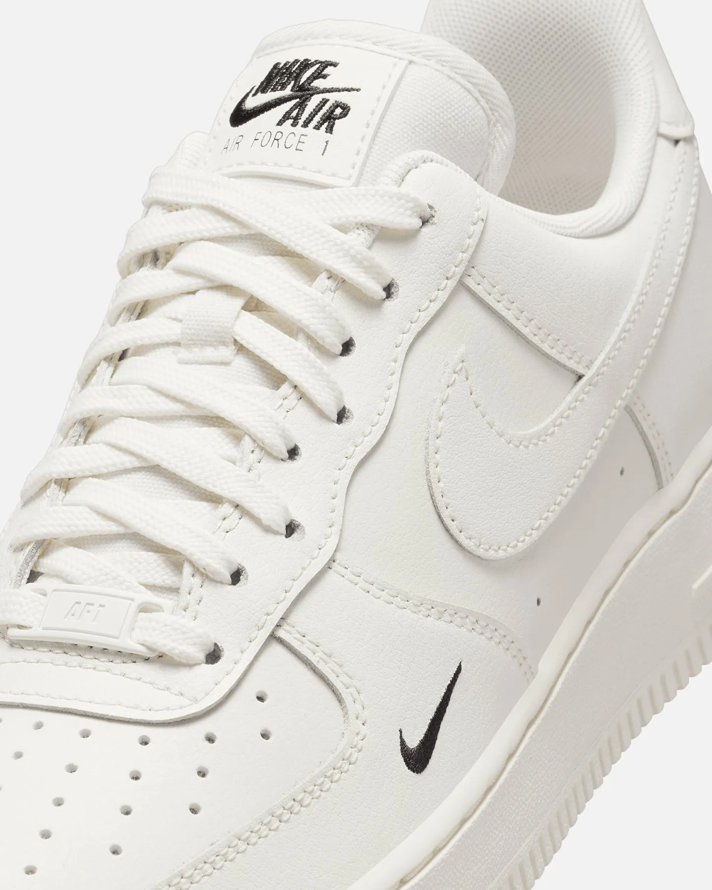 Hyper Elastic Nike Women's Air Force 1 '07 Essential Sail/Sail