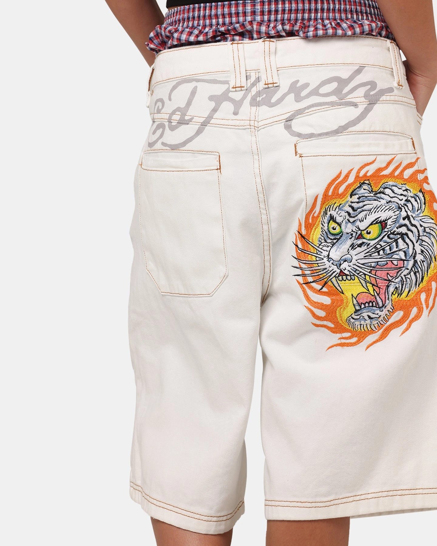 No Ride-Up Tapered leg Ed Hardy Tiger Jorts Off White