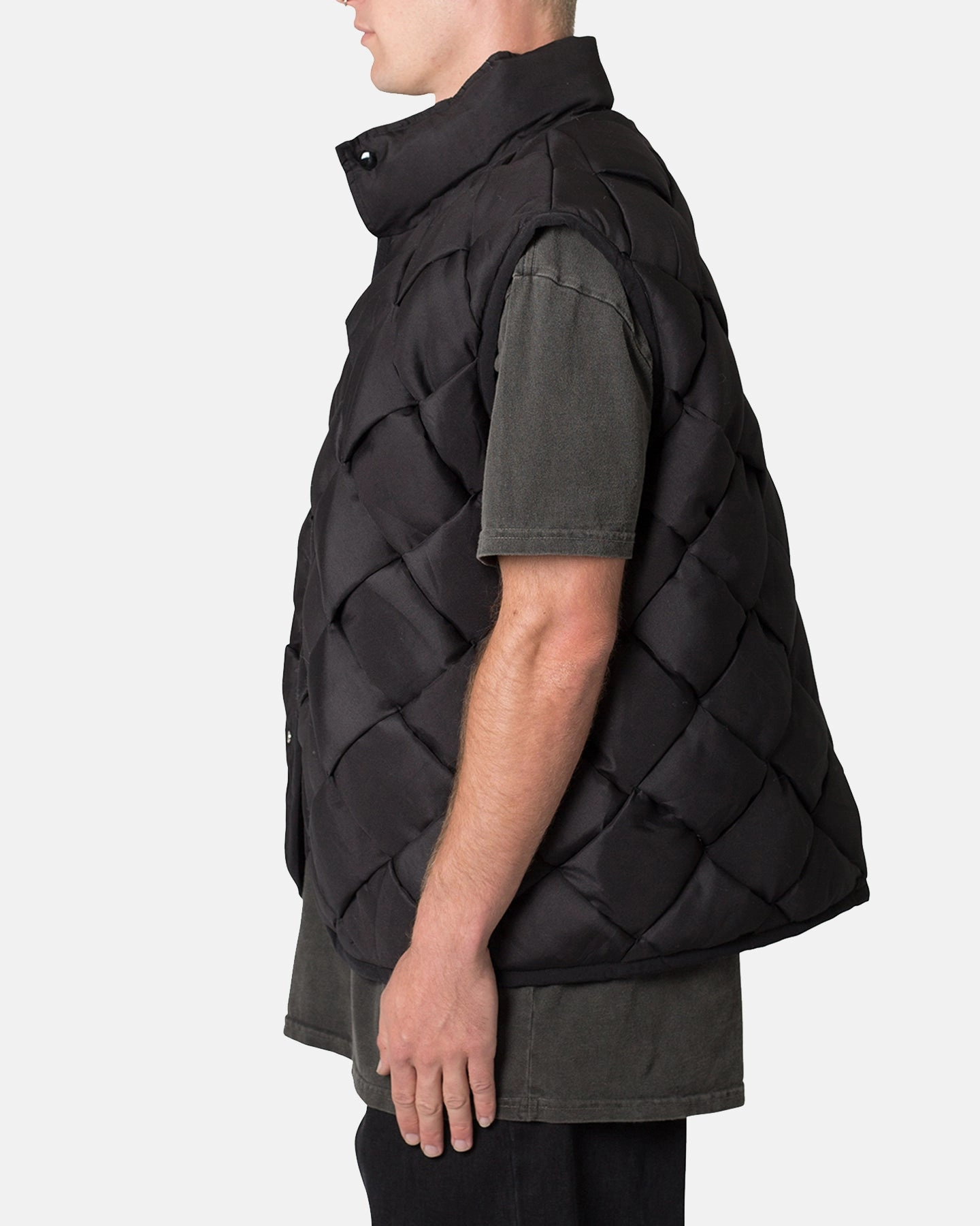 MNML Woven Puffer Vest Black release Skiing