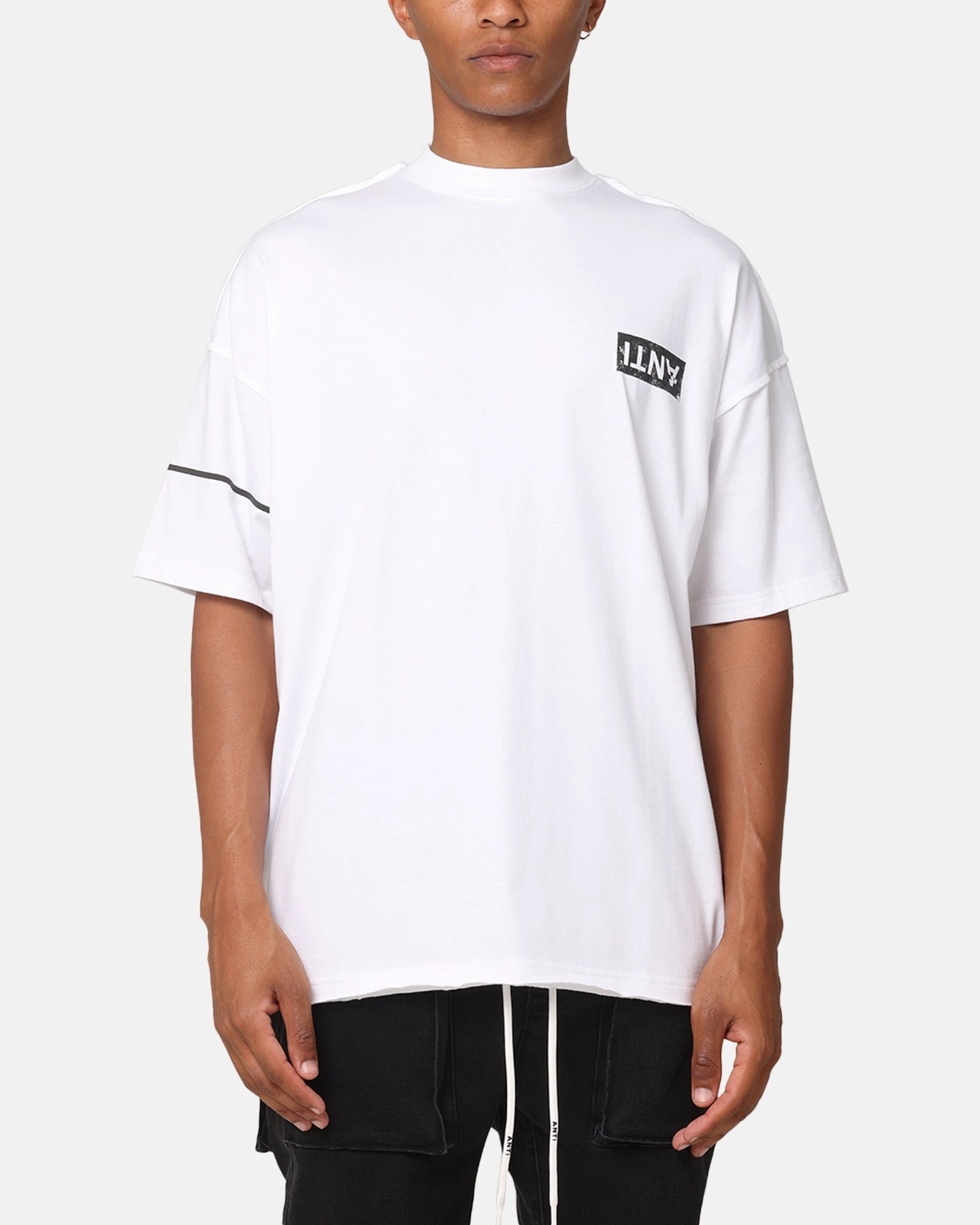 Outdoor Light Structured silhouette The Anti Order Azero Non Seam Oversized T-Shirt White/Black
