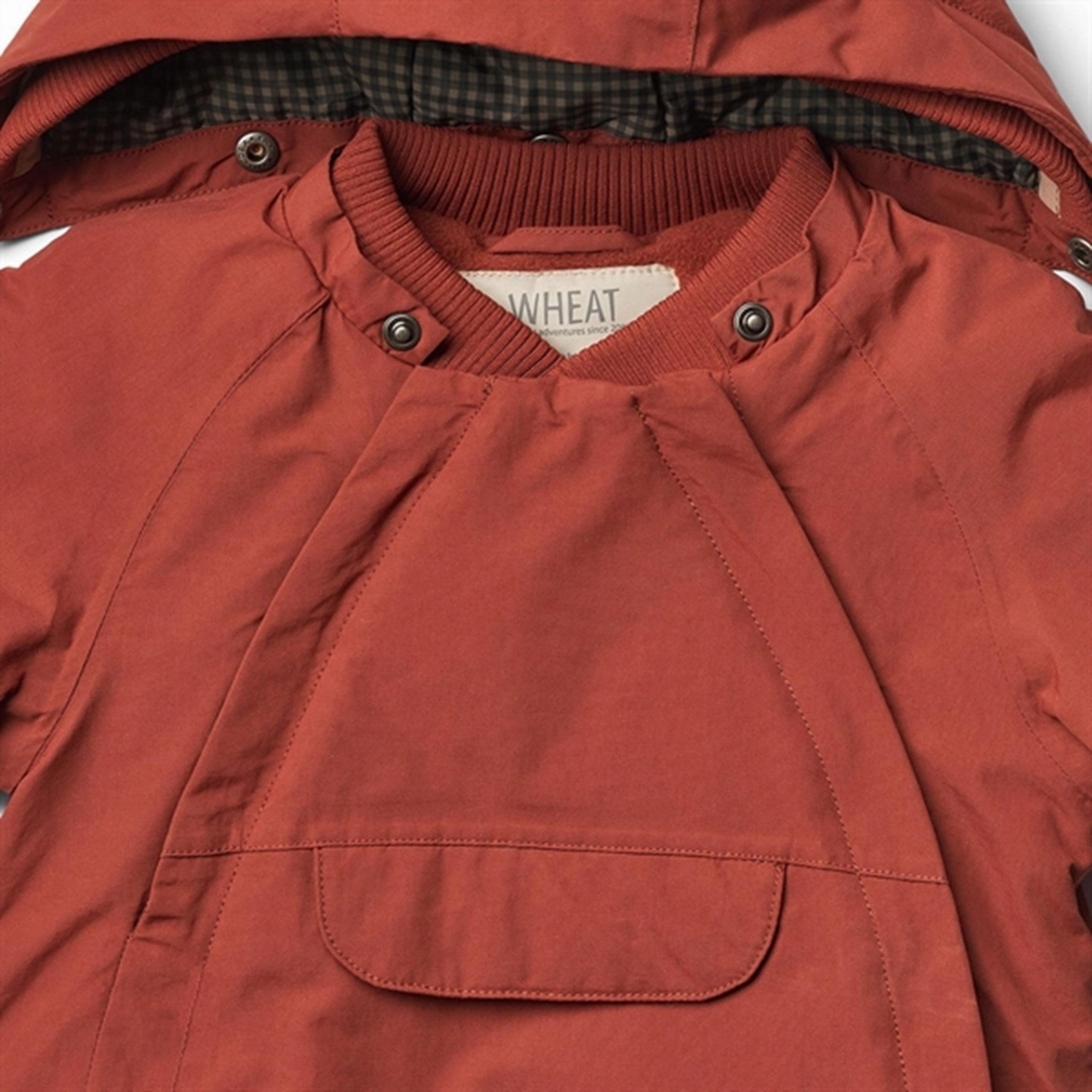Wheat Jacket Sascha Tech Red NonChafing Seam Placement