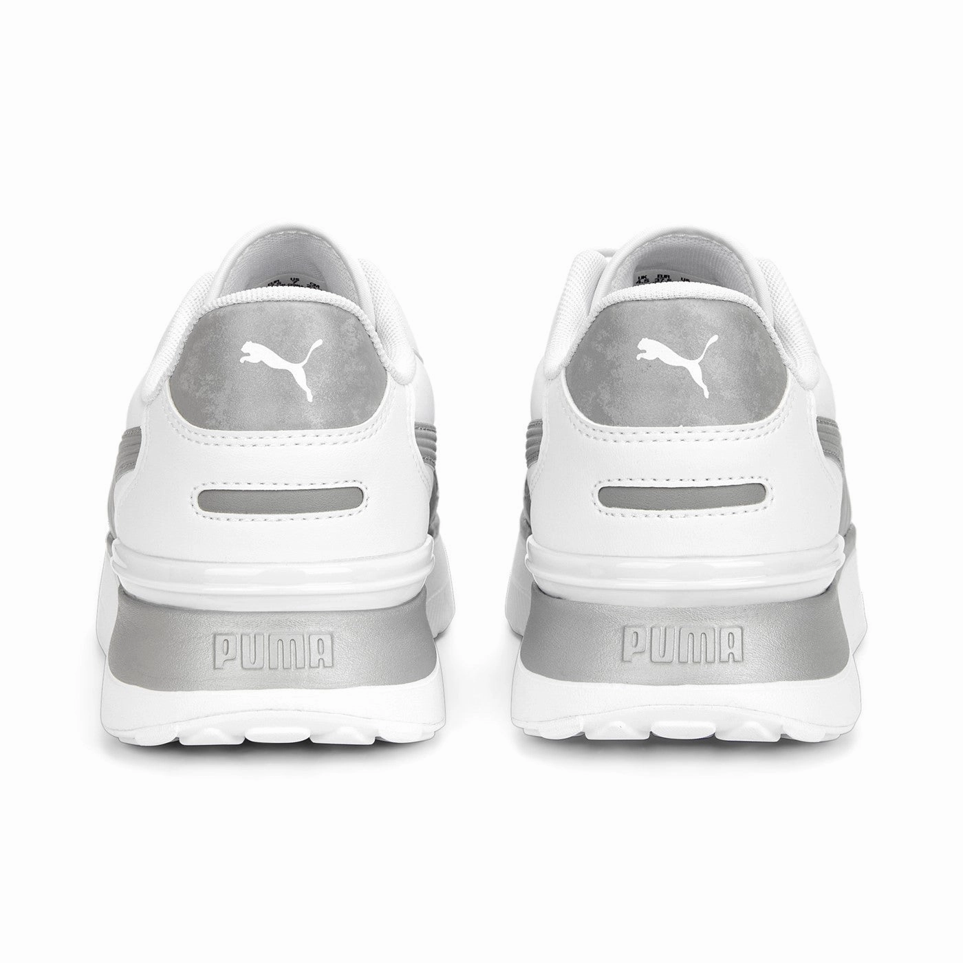 running on flat ground shoes High-top Puma scarpa sneakers da donna R78 Voyage Space Metallics 391130 02 bianco-argento
