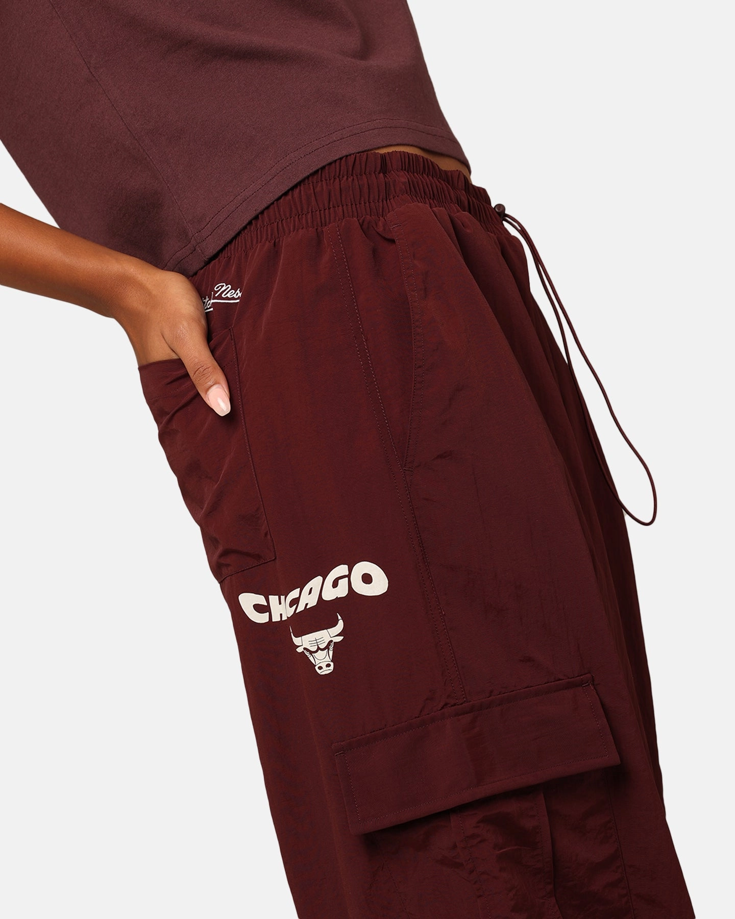 Mitchell & Ness Women's Chicago Bulls Wavey Text Cargo Pants Fudge Flared bottom