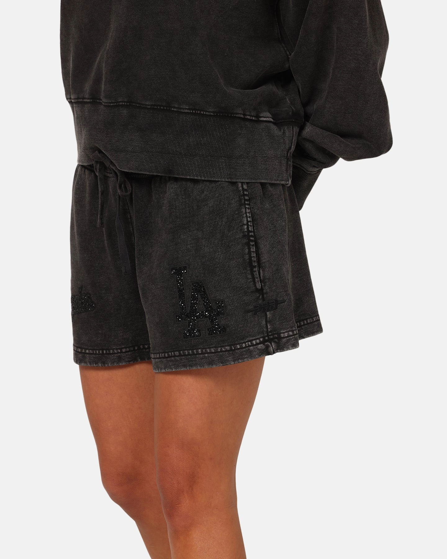 Full Flex Casual Chic Pro Standard Women's Los Angeles Dodgers Washed Crystaline Shorts Washed Black