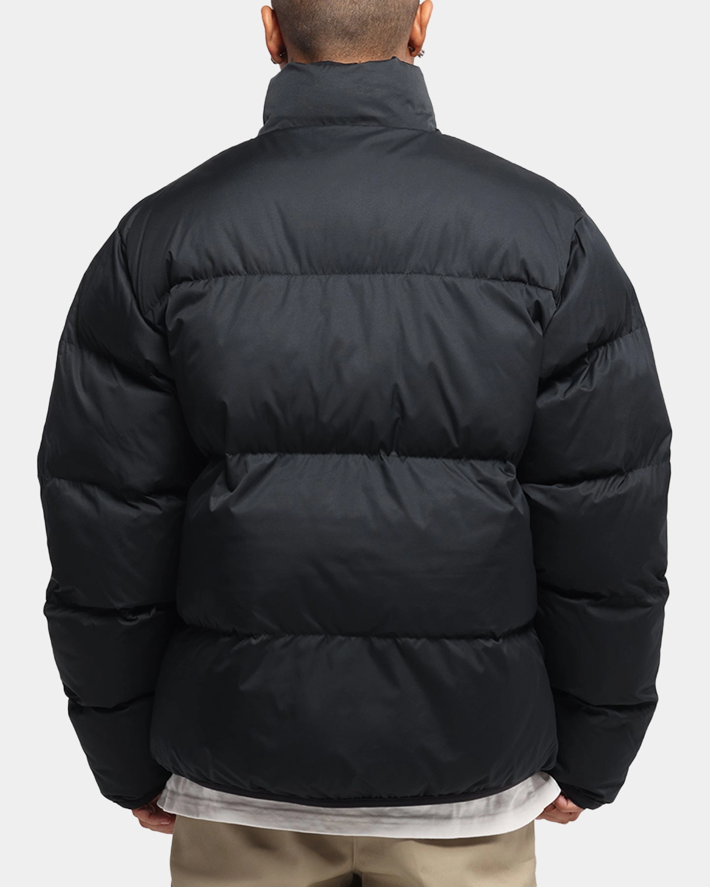 Nike Sportswear Club Puffer Jacket Black/White Button Closure Warm and Cozy