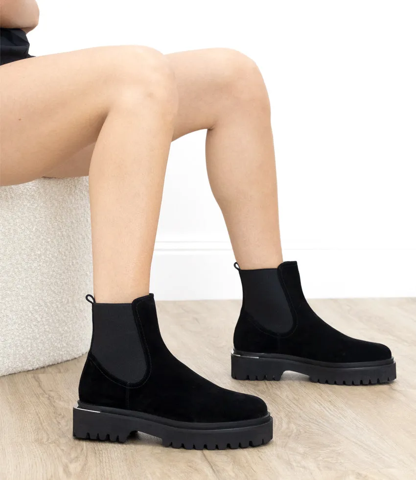 WILMOTT Chukka Boot on EVA Sole in Black Suede