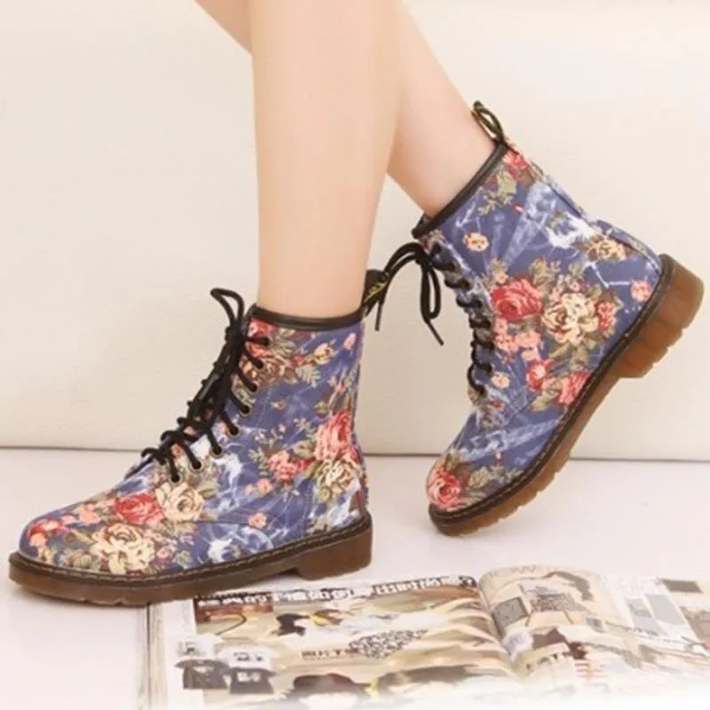 Women Retro Cowboy Floral Printing Flat Heel Platform Lace Up Ankle Boots
