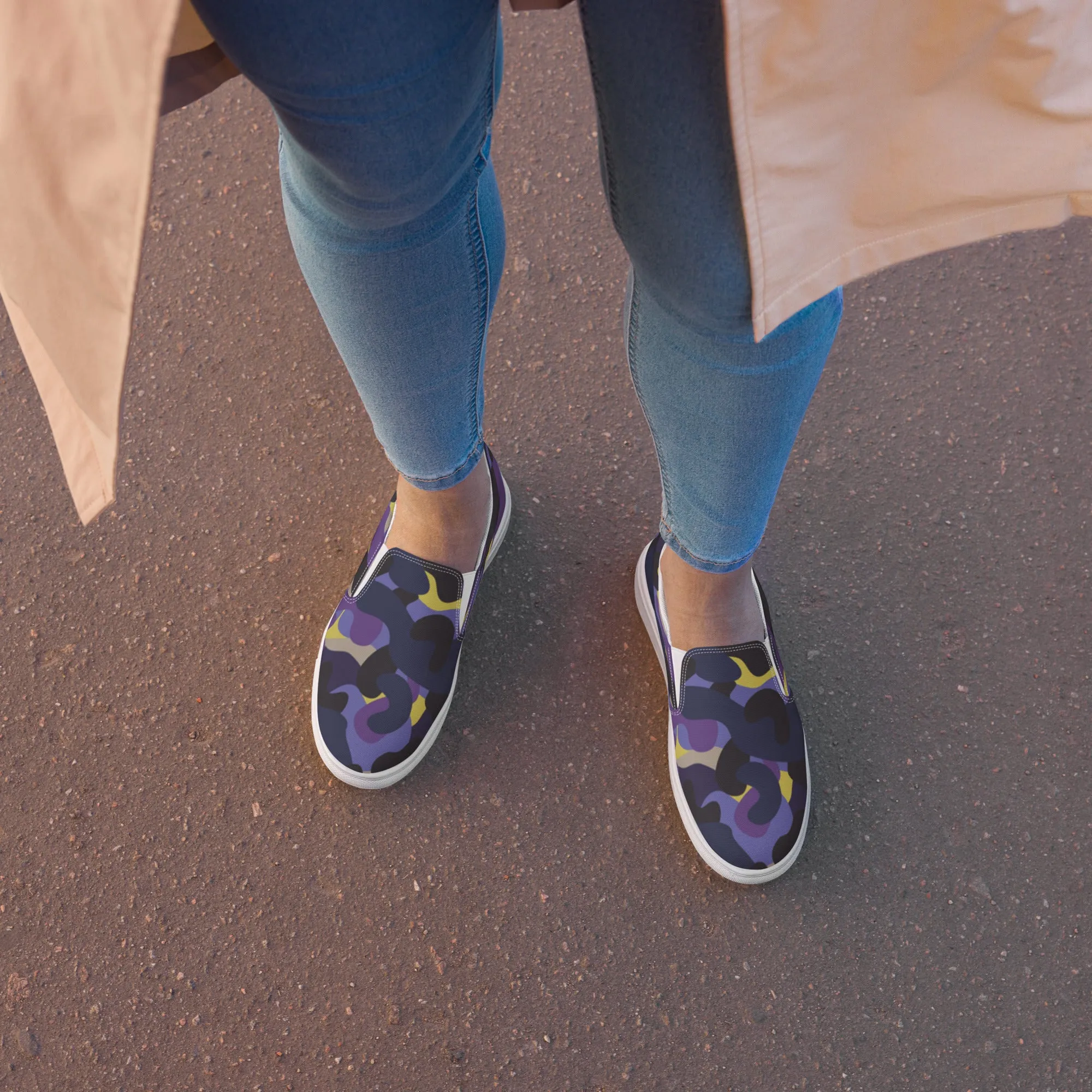 Women’s Camo slip-on canvas shoes, Purple camo shoes