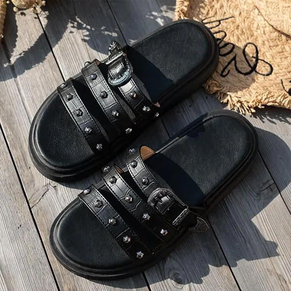 Women's Fashionable Thick-Soled Rivet Beach Slippers 89572889S