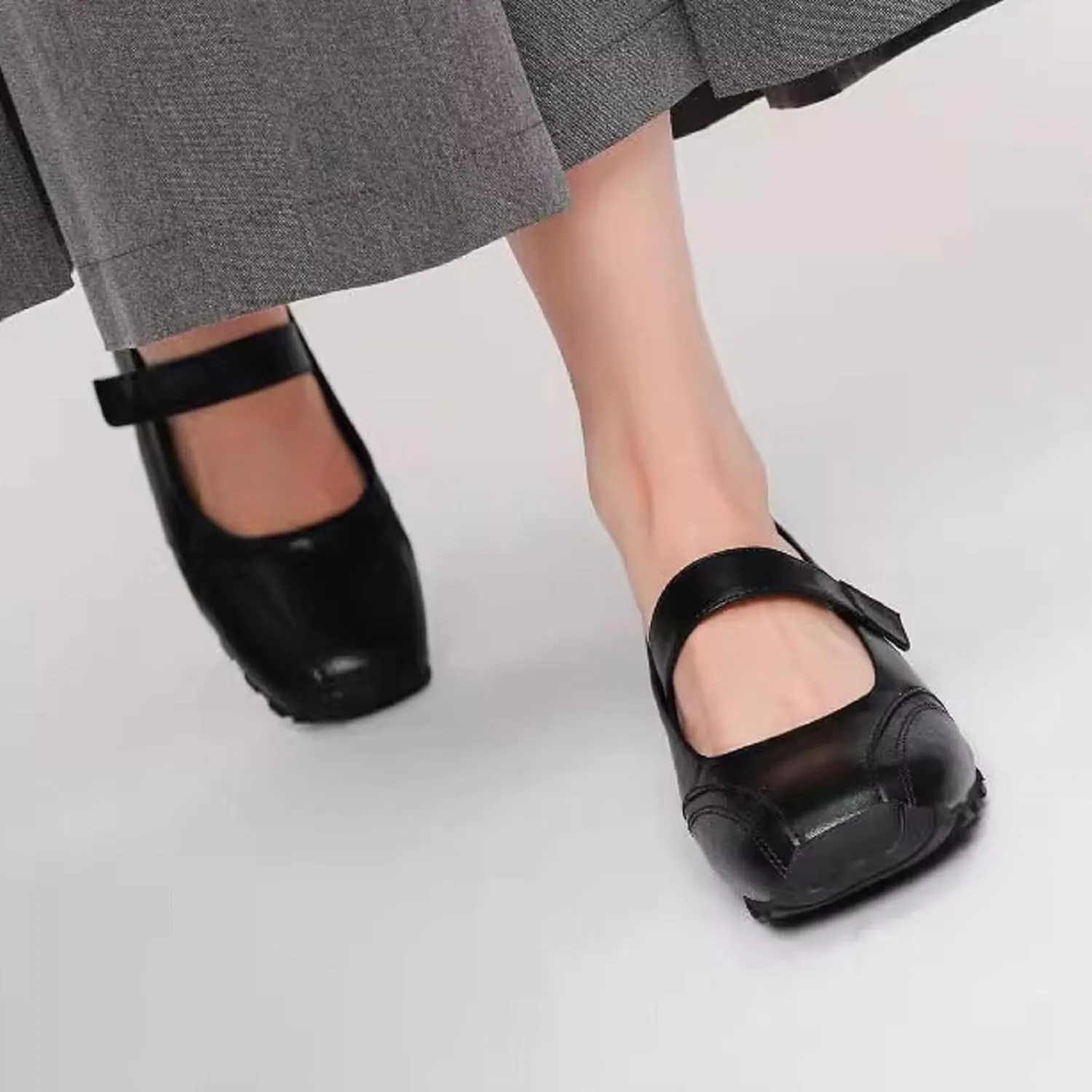 Women's Leather Soft Sole Strap Mary Jane Shoes, Summer Comfortable Dress Shoes Cute Closed Toe Slip-On Lightweight Breathable Walking Shoes
