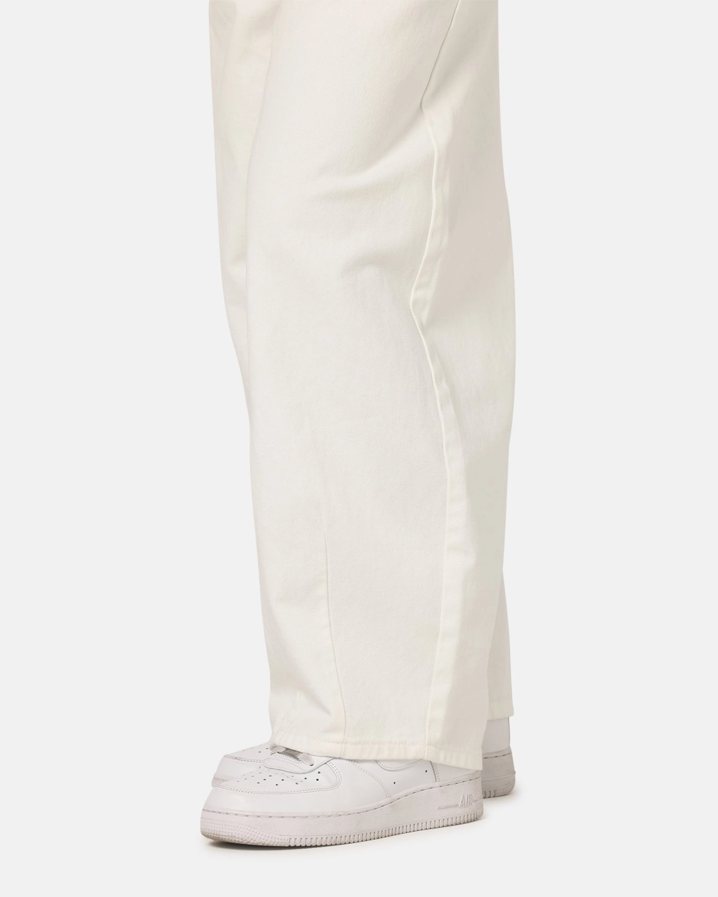 BreathableFabric XXIII Balloon Jeans Off White
