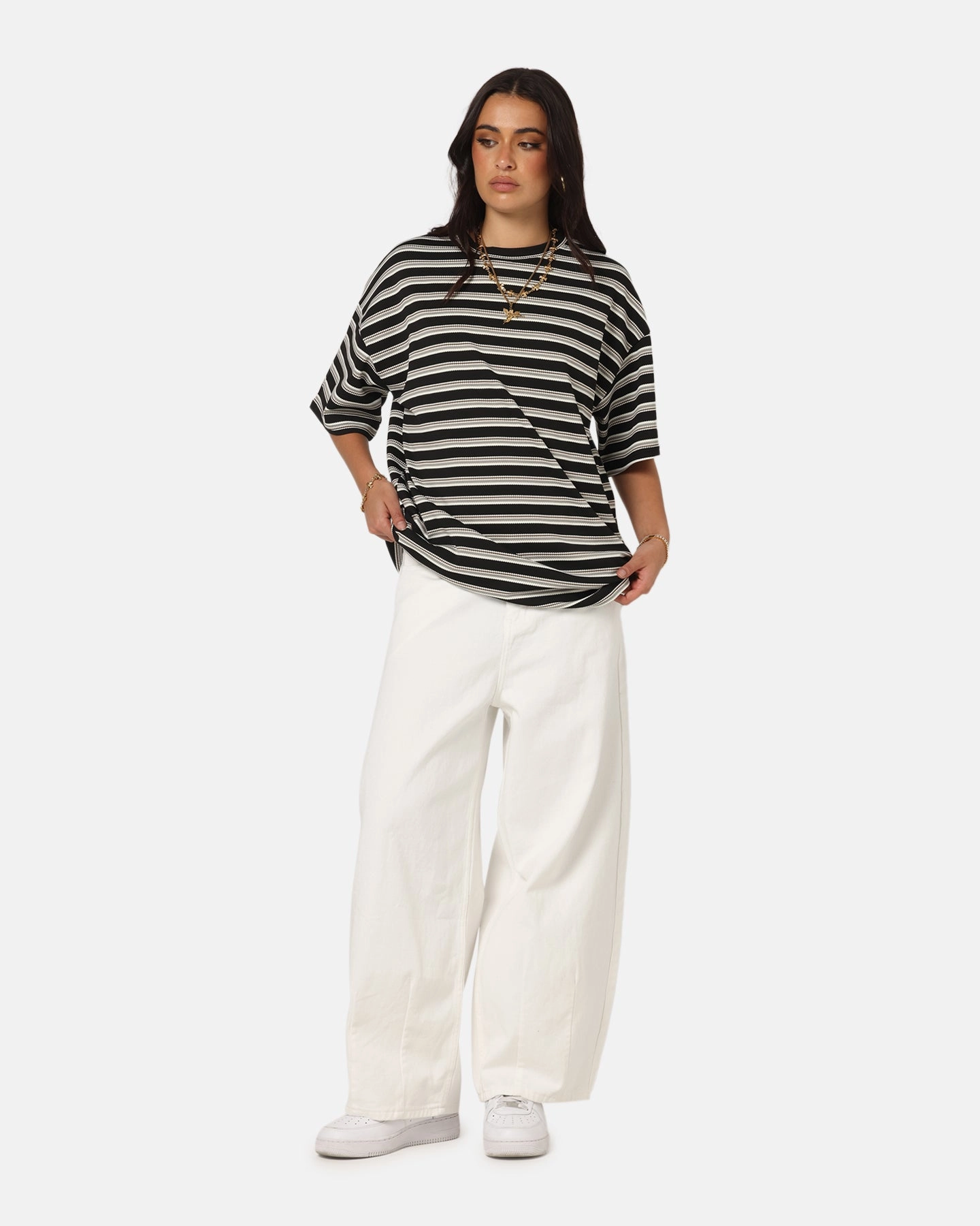 XXIII Balloon Jeans Off White Erasable Logo Patch Sleek Comfort