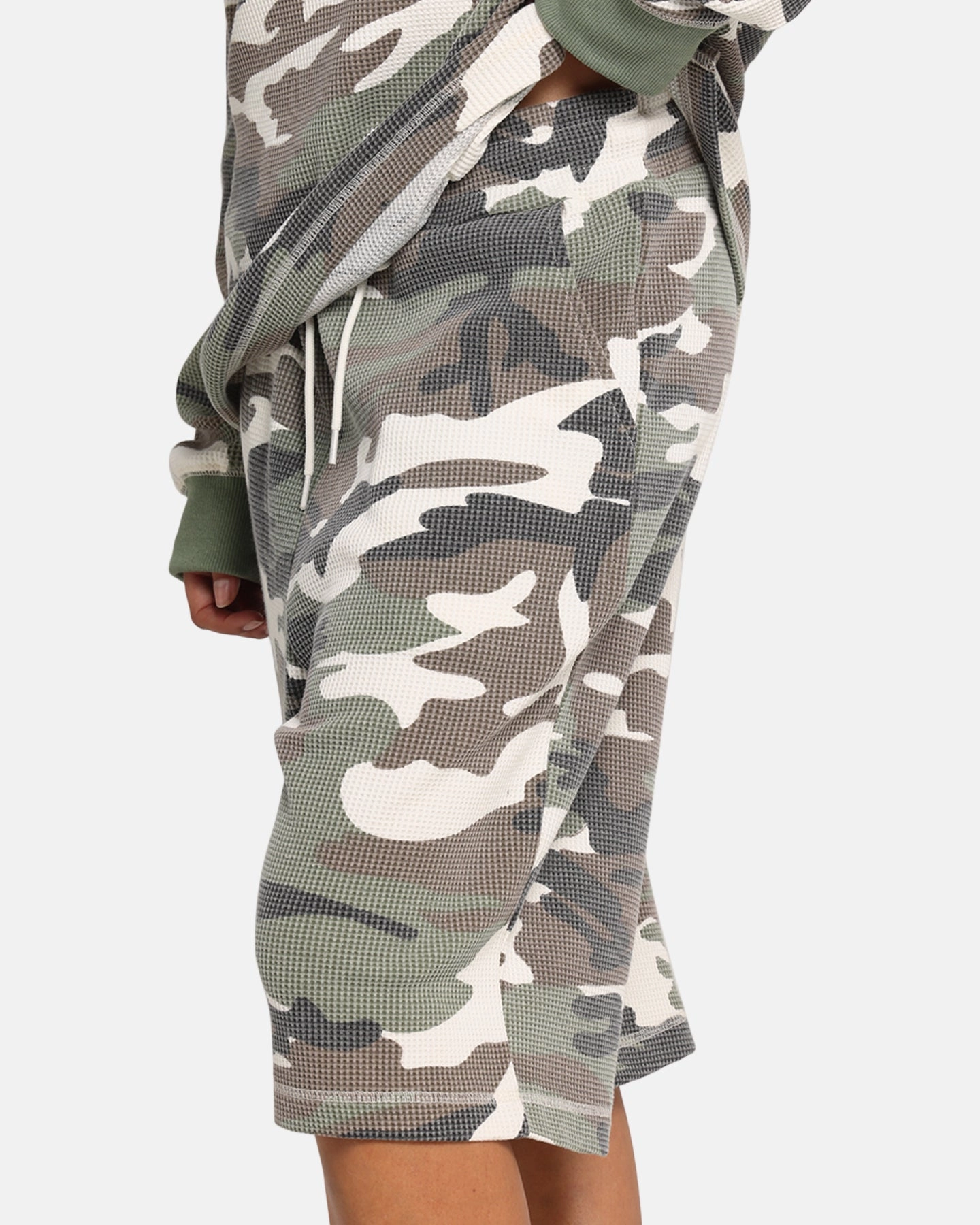 Neutral Shade Minimal Fit XXIII Printed Thermal Shorts Camo